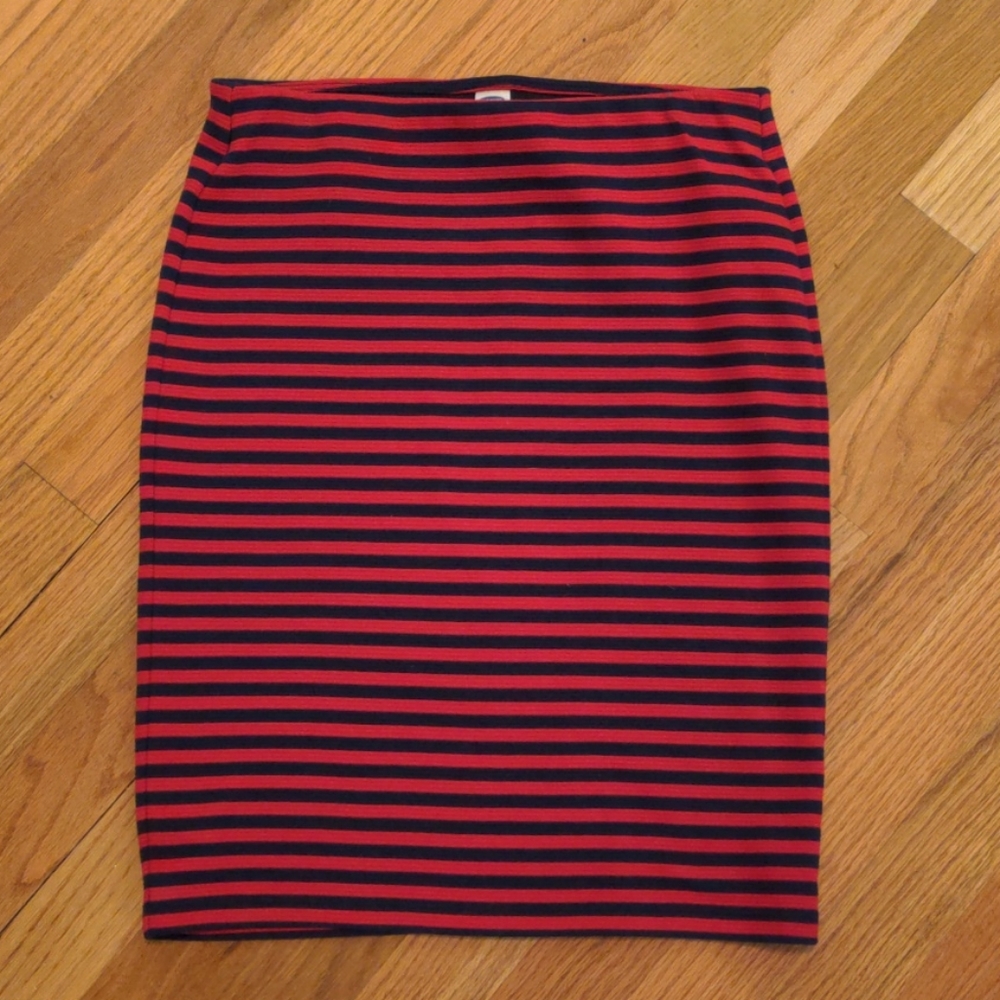 3/$20 Old Navy Stretch Pencil Skirt XS